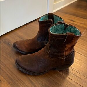 CORRAL Women's Western Style Round Toe Lamb Leather Ankle Eudora Boots